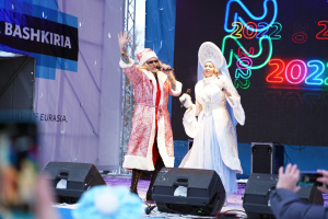 Актер и музыкант Никита Джигурда возглавил новогодний парад в Уфе